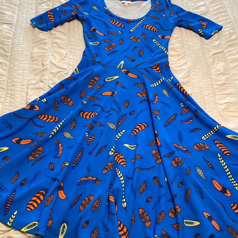 NWT Nicole Feather Graphic Print Dress by LuLaRoe | Size Small